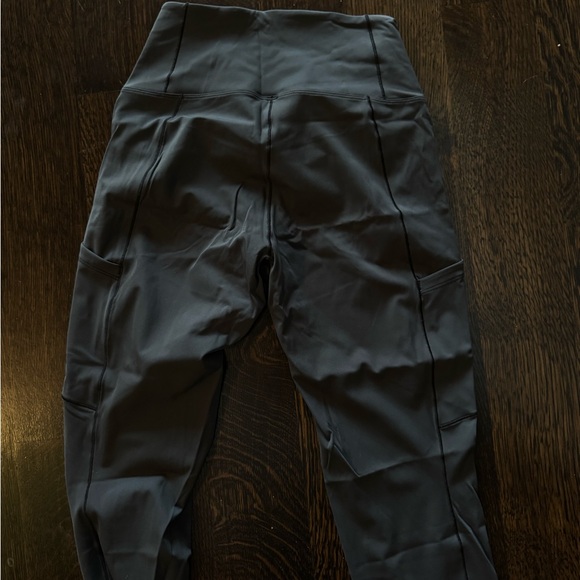 Arc’Teryx - womens High-Waisted Leggings - Picture 3 of 5